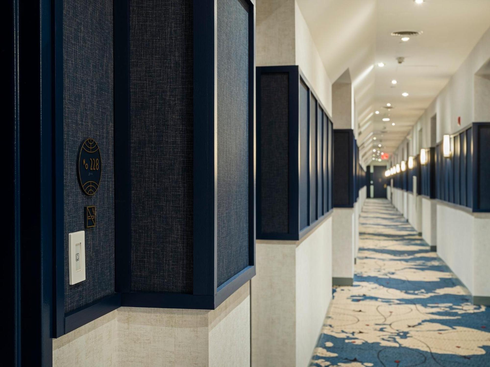 Voco Fiorello - Laguardia East By Ihg New York Exterior photo
